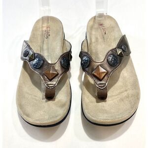 TAOS Red Willow Wanda Leather Thong Flip Flop Sandals Women's SZ 7 US 38 EU EUC